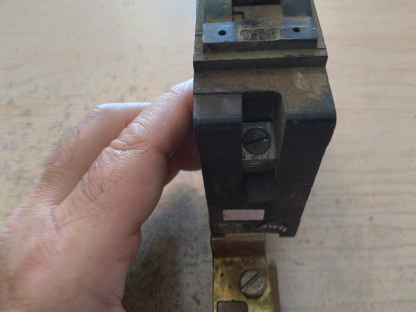 LOT OF 2 SQUARE D FY14020A I-LINE 1 POLE 20 AMP 277 VOLT CIRCUIT BREAKERS