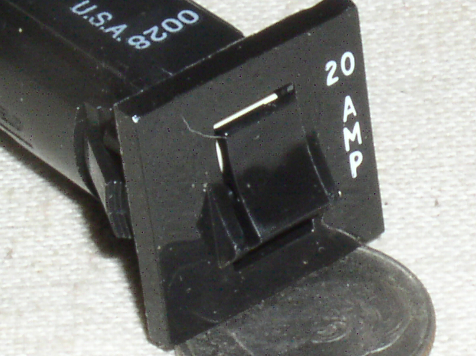 POTTER BRUMFIELD W28-XQ1A-20 SNAP IN PANEL 20A 20 AMP AC DC CIRCUIT BREAKER