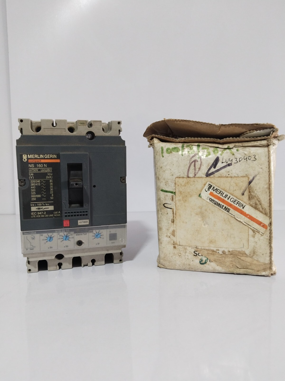 MERLIN GERIN NS160N CIRCUIT BREAKER 100AMP 3POLE 440VAC 35KA FREE FAST
