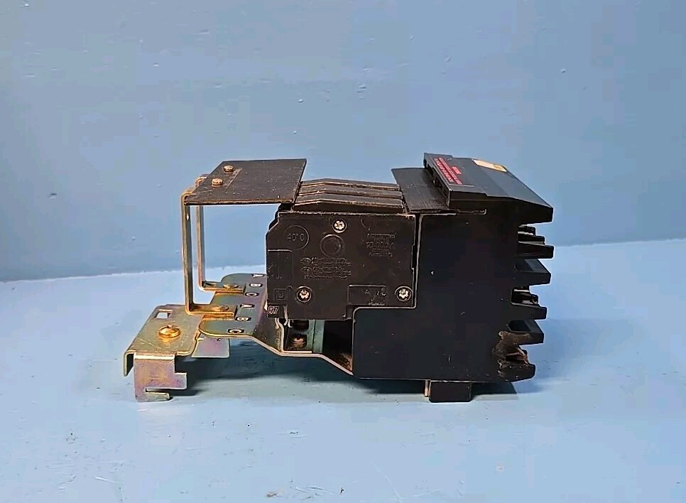 Square D HQO306 ILine to QO 15A-30A 240V 6Space Circuit Breaker Adapter /w 30A
