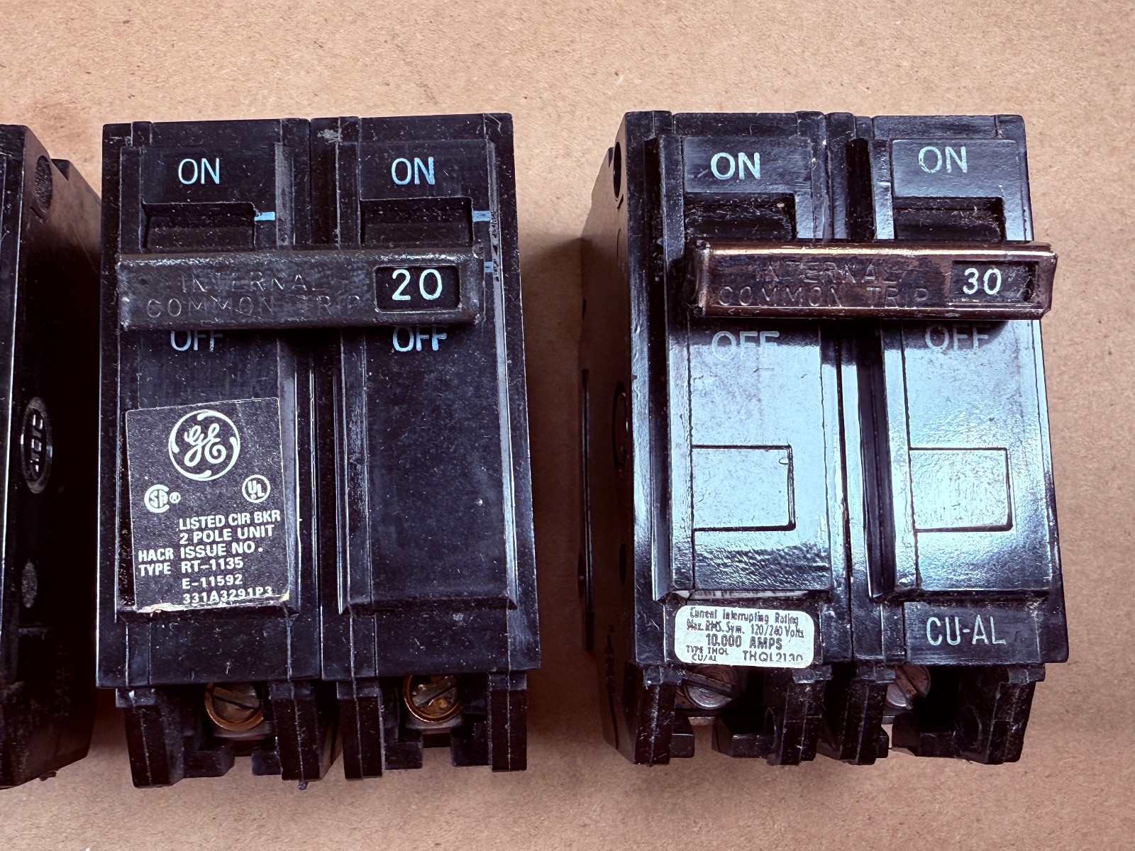 4 General Electric GE Circuit Breakers THQL2130 30A 20A 15A 2-Pole 120/240VAC