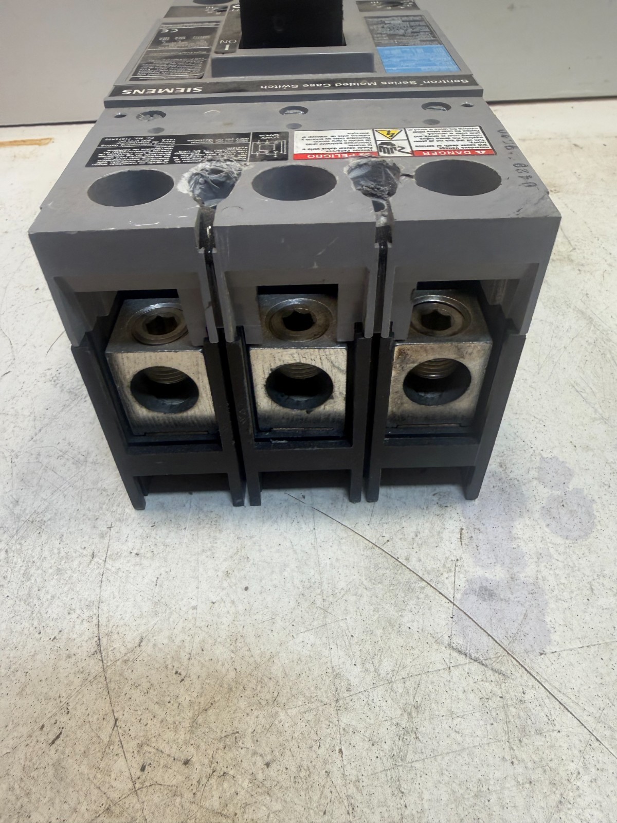 Siemens FXD63B150 Sentron Series 150A 600V 3P Circuit Breaker FXD6-A