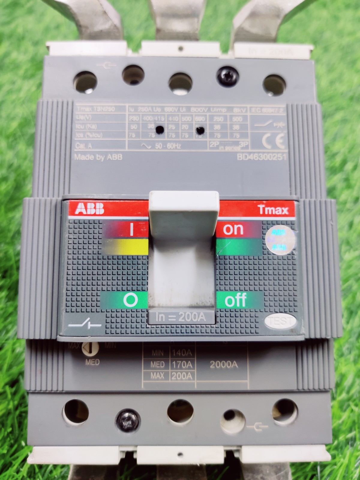 ABB TMAX T3N 250 200A 3 POLE CIRCUIT BREAKER MCCB WITH SPREADER SUPERIOR QUALITY