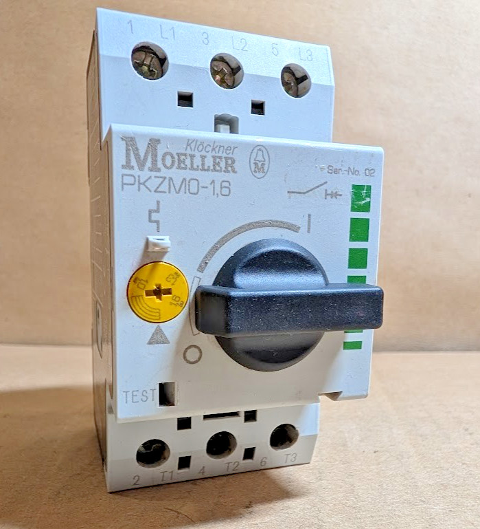 Moeller / Eaton PKZM0-1.6 Motor Protection Circuit Breaker, 1-1.6A, 3p (NewNB)