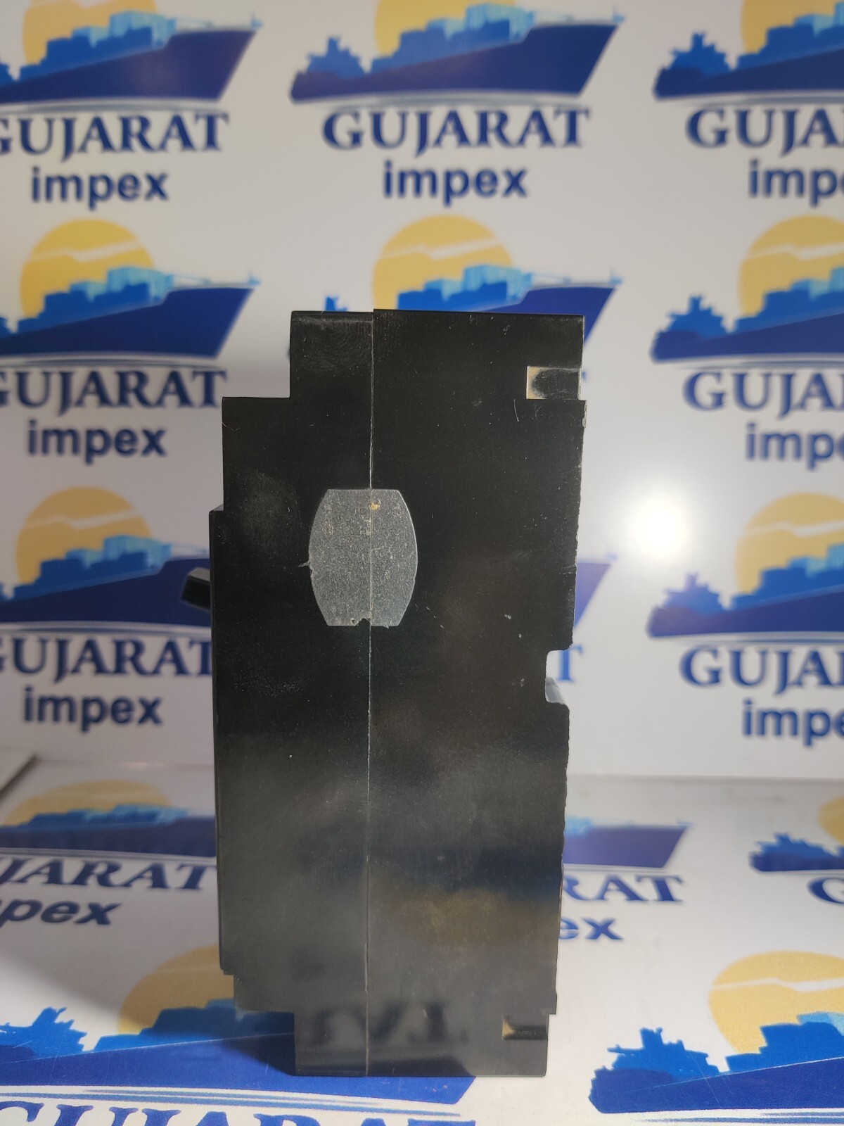 HYUNDAI CIRCUIT BREAKER HO-60BB 60A 3P AC440V 7.5KA PUSH TO TRIP TESTED OK