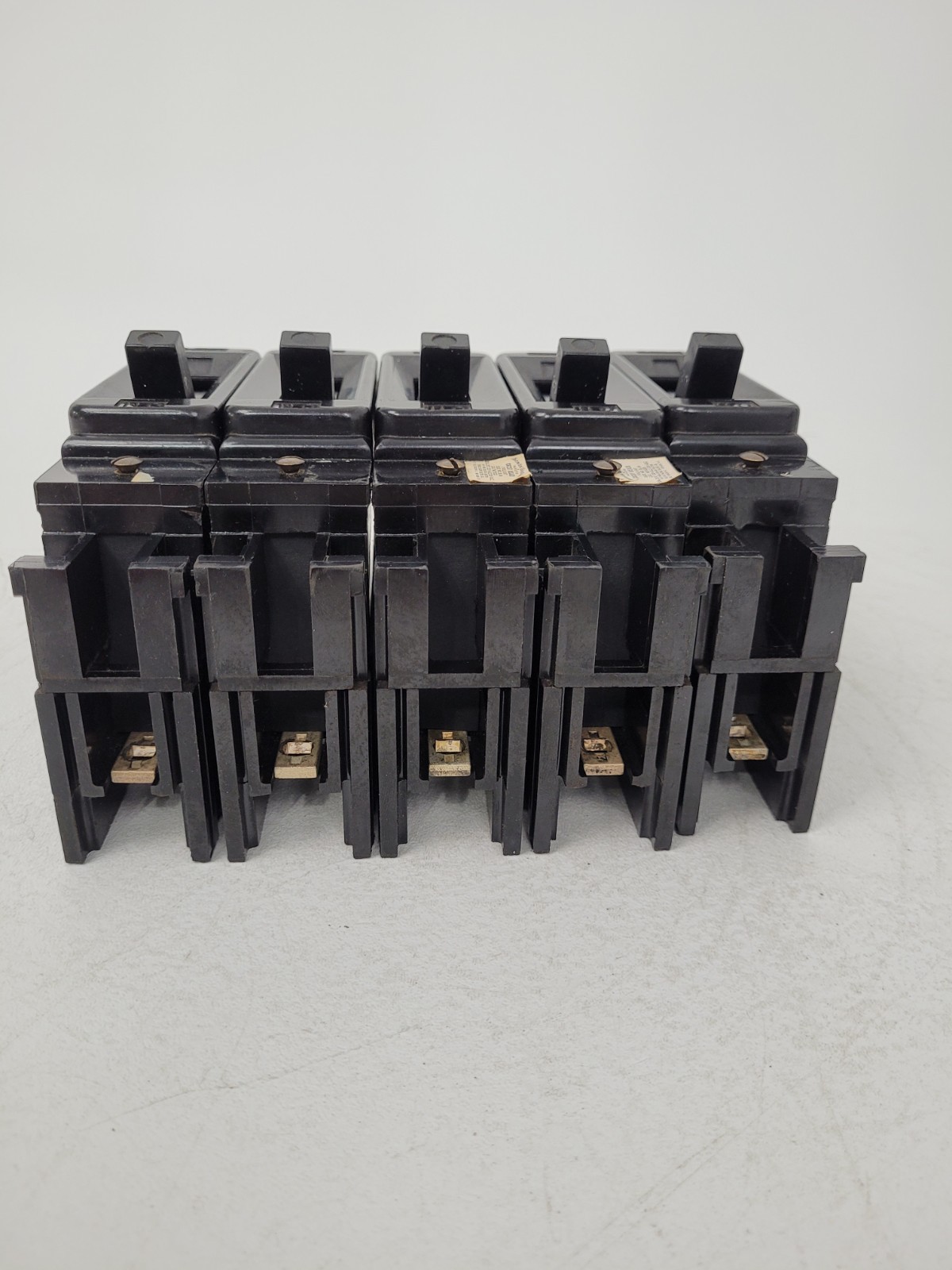 Lot of 5 – NE111020 Federal Pacific 20A 120V Circuit Breaker – Next Day Option