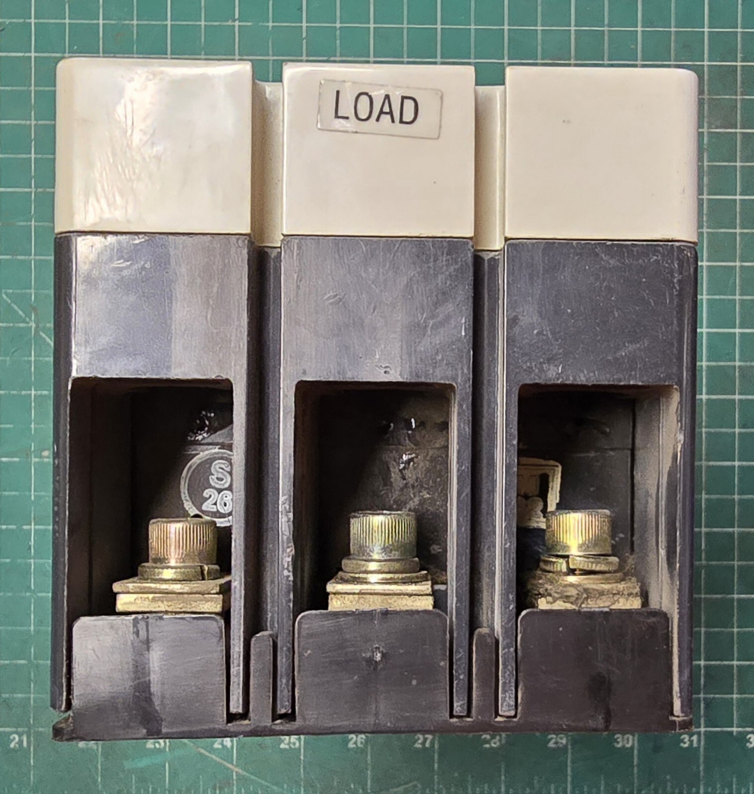 140M-JD8P-D14-W (A) Allen-Bradley 140M-JD 250 Amp 600V 3P Breaker