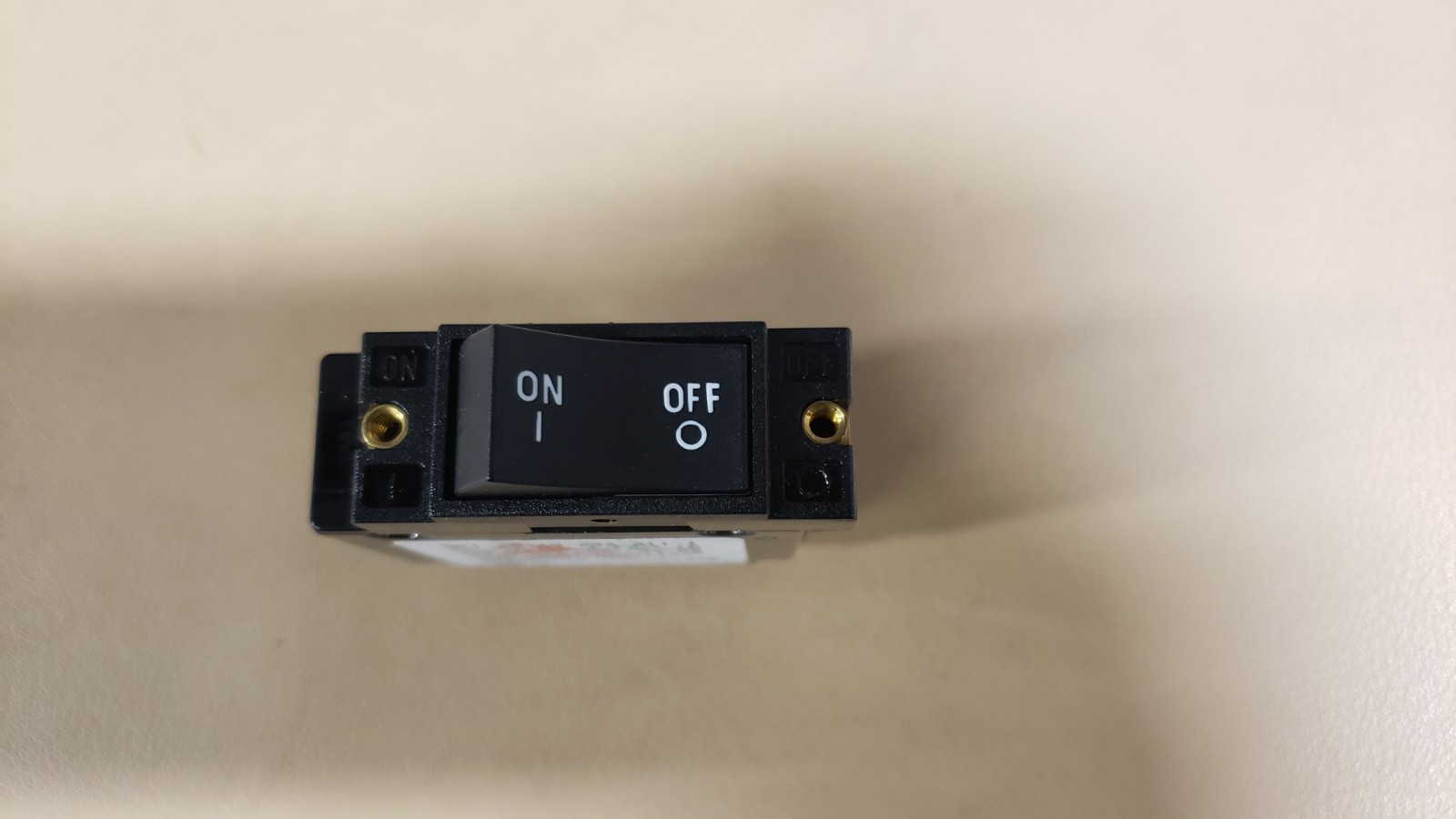 CARLING 15A / SINGLE POLE PANEL MOUNT CIRCUIT BREAKER # AD1-80-34-615-311-I