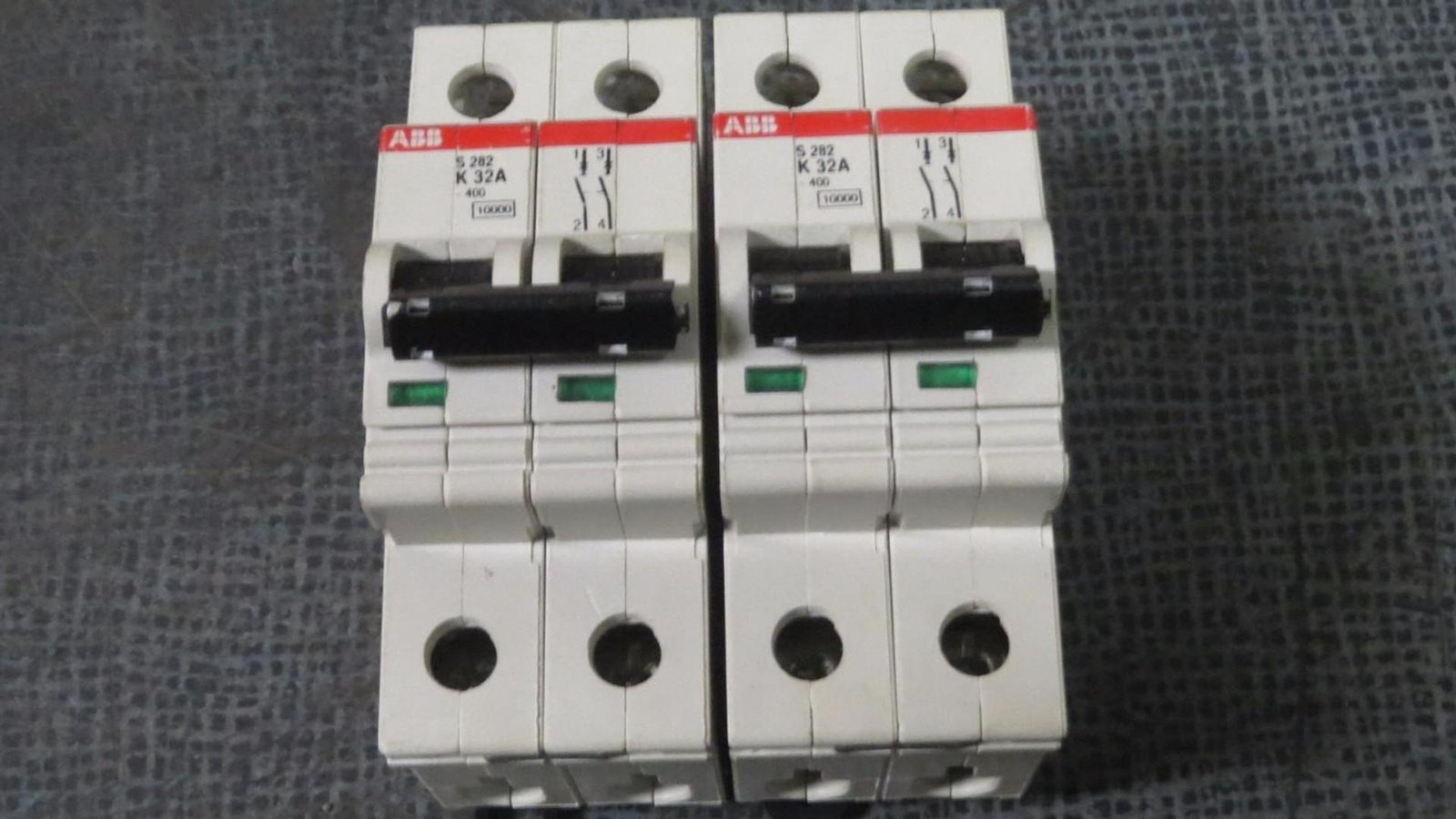 (SET OF 2) ABB S282 K32A CIRCUIT BREAKER 32 AMP 277/480 VAC 2 POLE # S282K32A