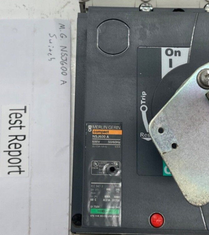 MERLIN GERIN NSJ600A COMPACT MOLDED CASE SWITCH 600V 50/60Hz 3P RECON