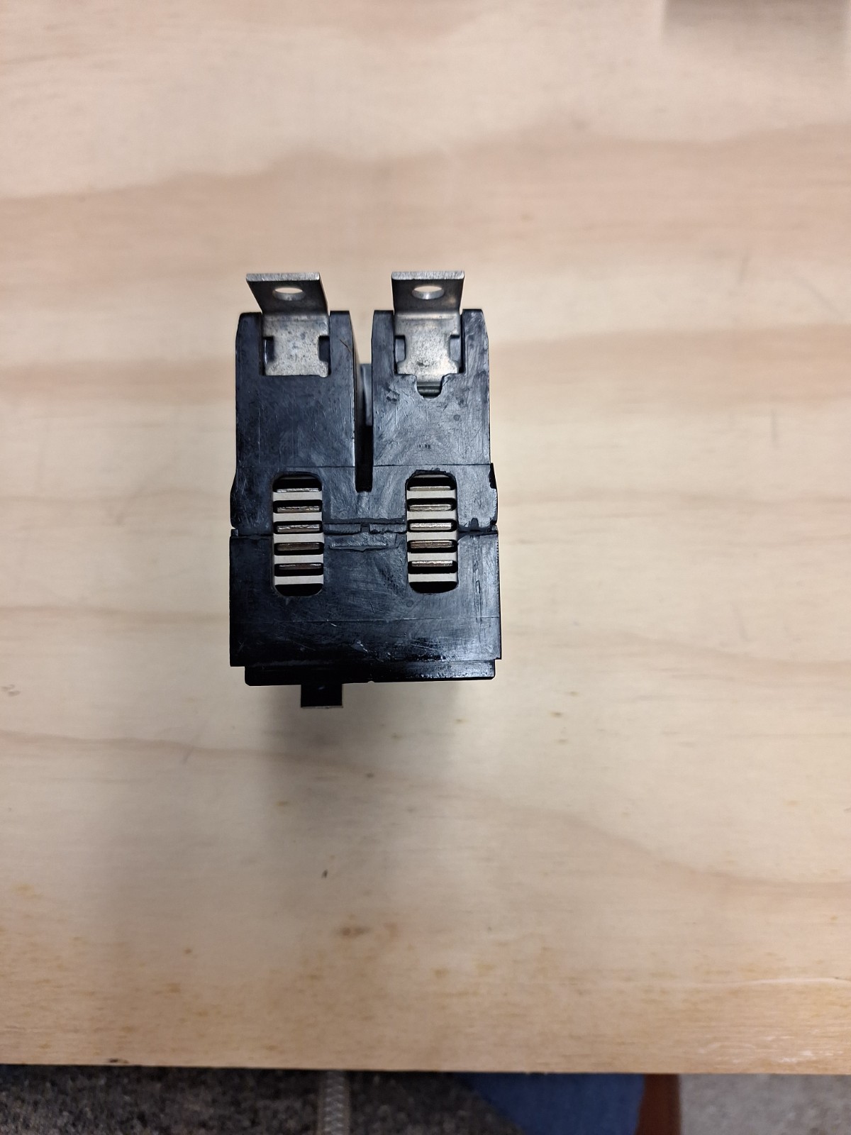 Eaton GHB2060 Circuit Breaker 2 Pole 60A 480Y/277V Bolt-On NEW