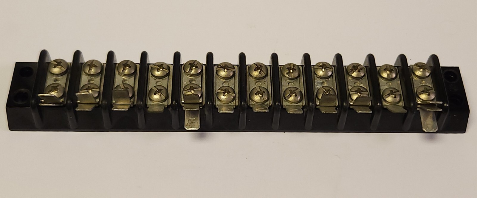 MARATHON 7 3/4″ Long 1 1/4″ Wide 12 Section 24 Position Screw Terminal Block