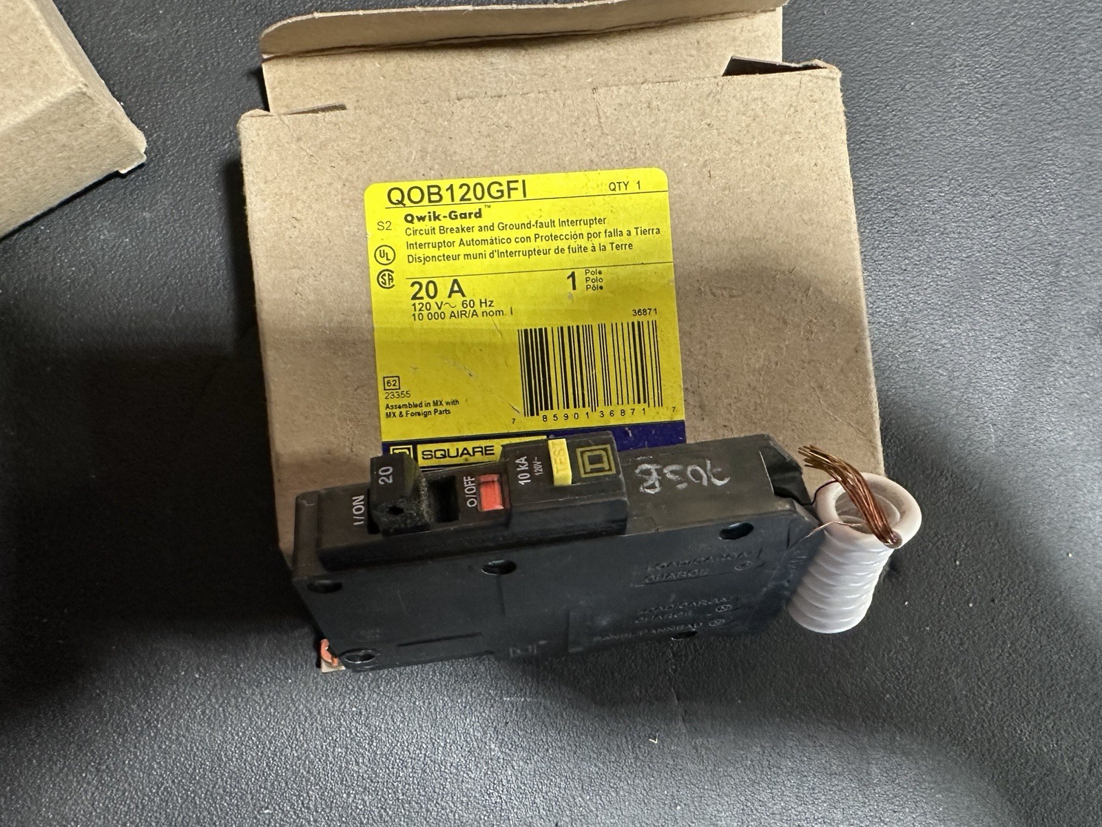 Square D QOB120GFI 1-Pole GFCI Circuit Breaker 20A 120V AC Bolt-On