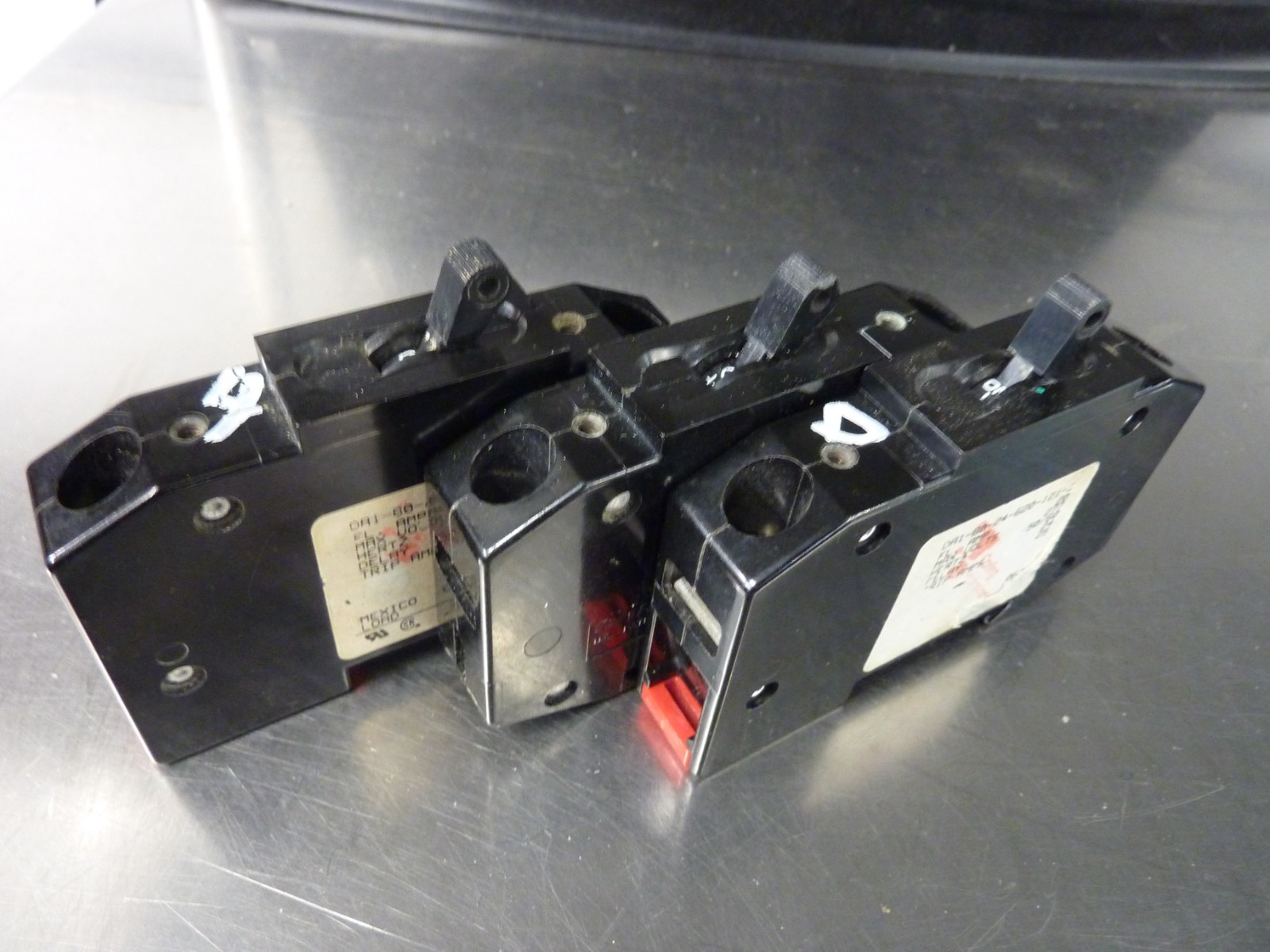 (Set of 3) Carlingswitch DA1B024620121C Circuit Breaker 1P 20A Din Rail (31265)