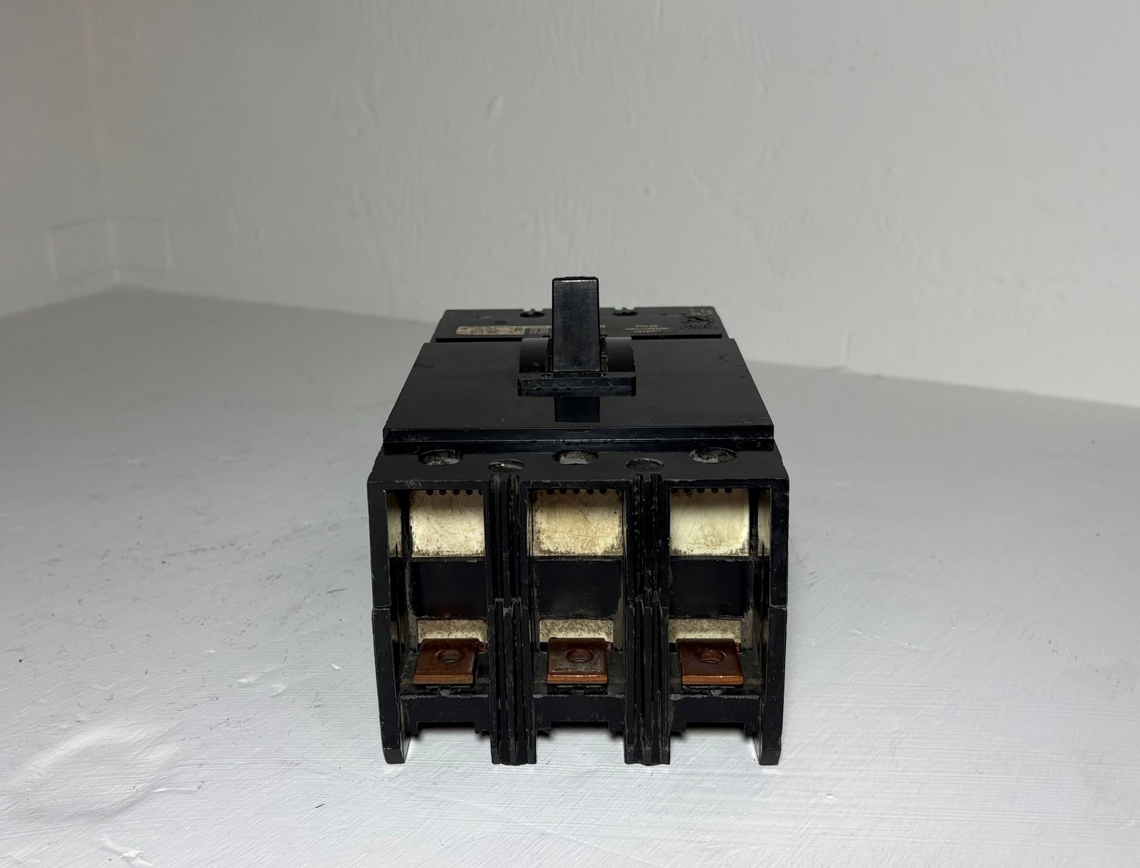 Square D KAP36225 225A Circuit Breaker Black Type KAL 480/600V 3 Pole 225 Amp