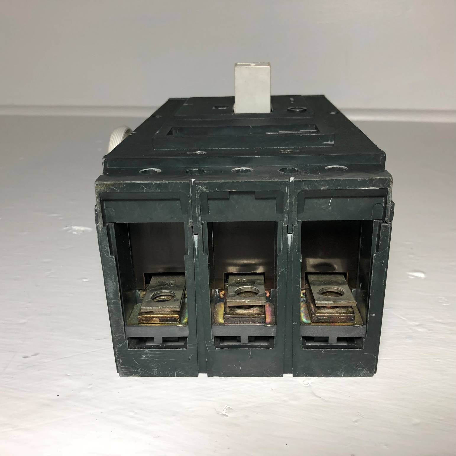AEG MCL408N 400A Circuit Breaker w/ 400 Amp Trip MCLbs408N 690V 3 Pole MCL 408N