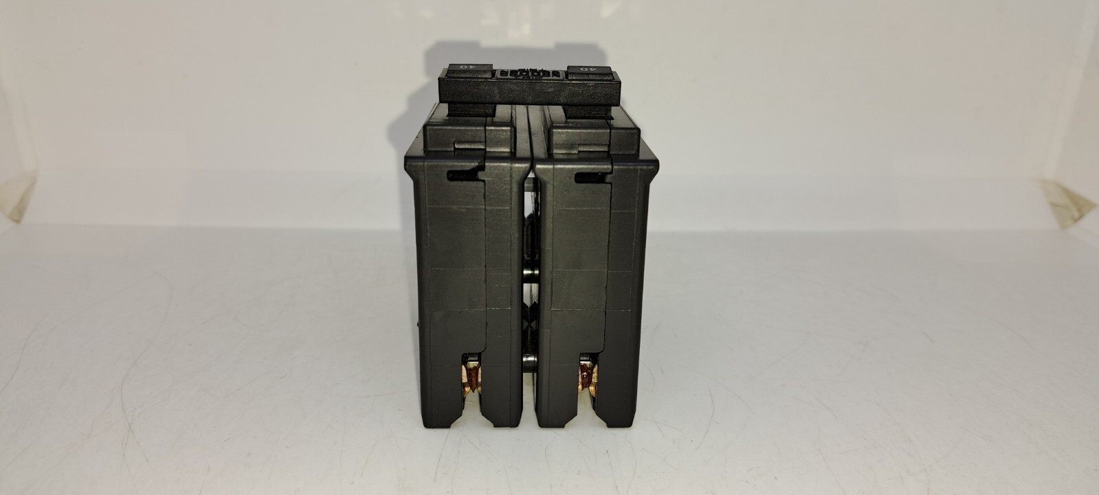 SQUARE D HOM240 40 Amp 2 Pole 120/240V Plug In Circuit Breaker NEW
