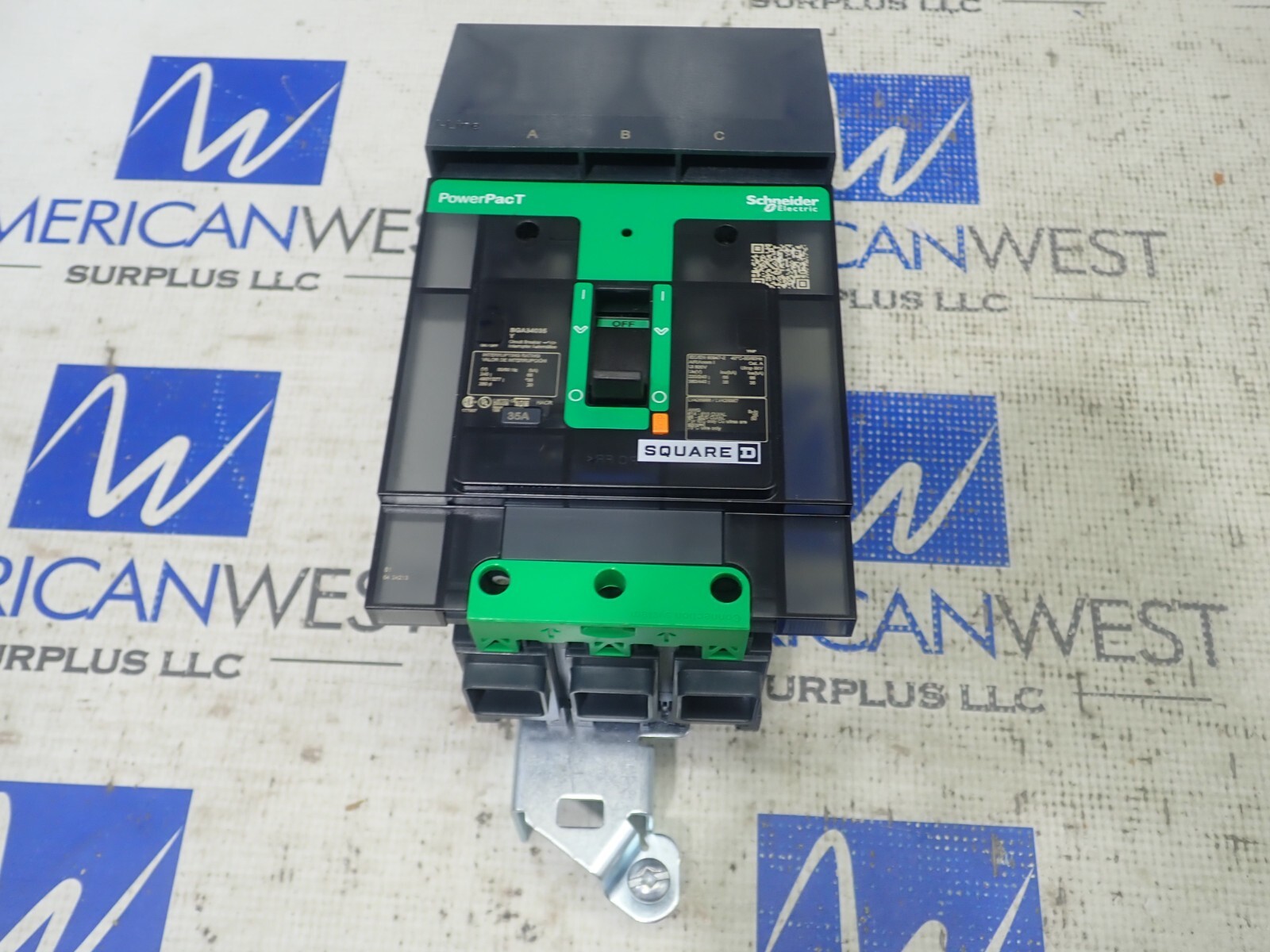 New Surplus Square D PowerPact I line BGA34035Y 35 amp 3 pole Circuit Breaker