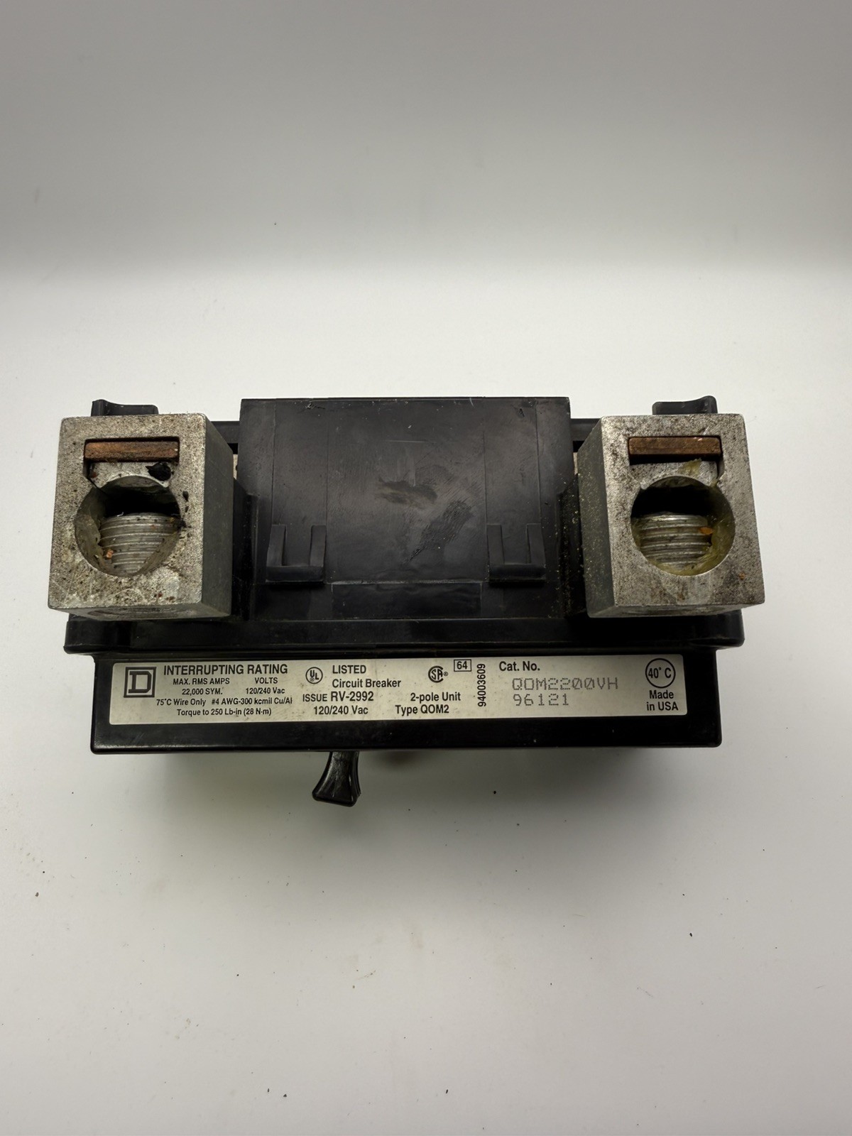 Square D 2 Pole 200 Amp Main Circuit Breaker 120/240 V 50/60 Hz QOM2200VH