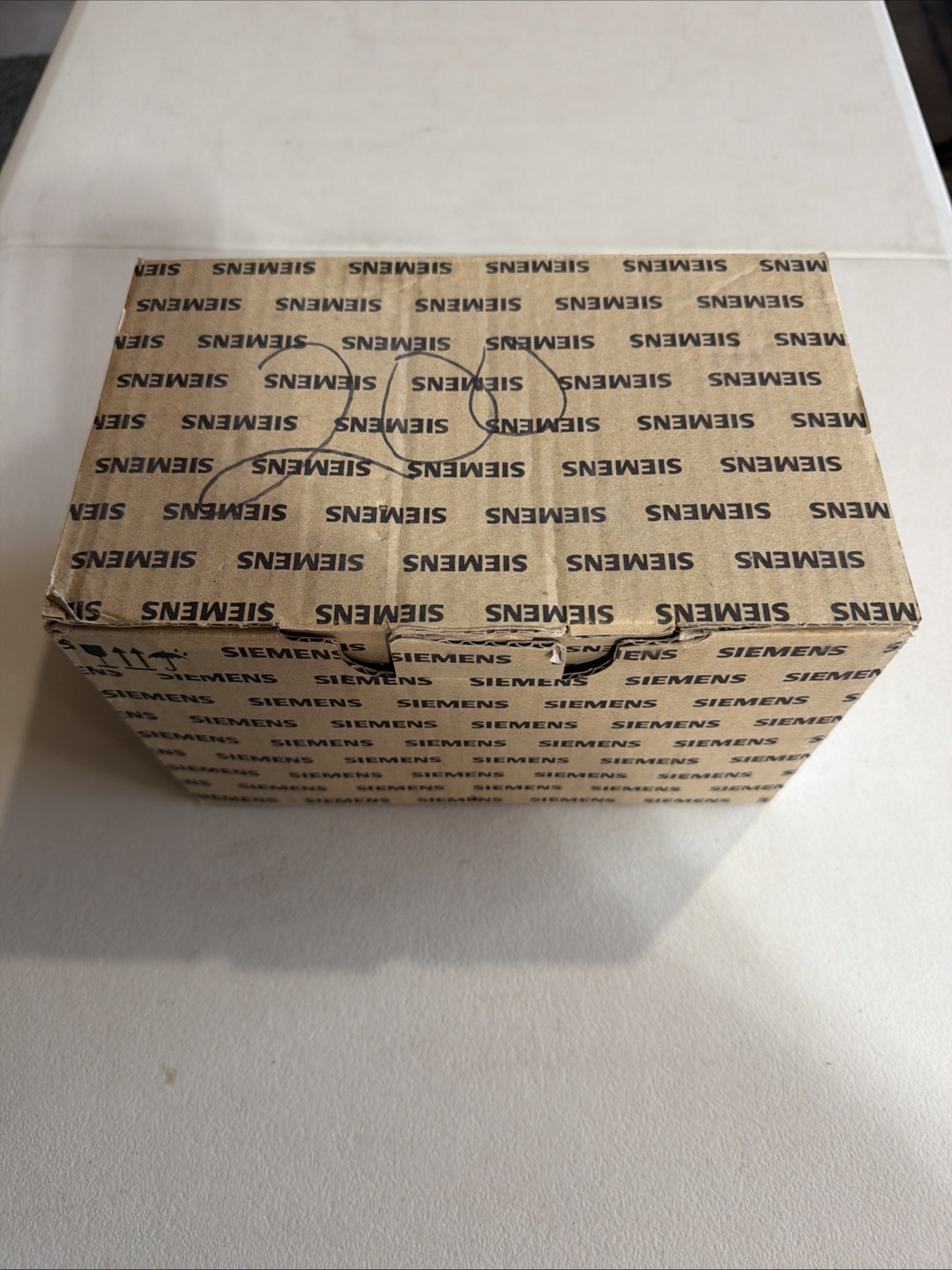 Siemens 3VA5220-5EC31-0AA0 200Amp 3-Pole Molded Case Breaker New In Box!!!!!!!!!