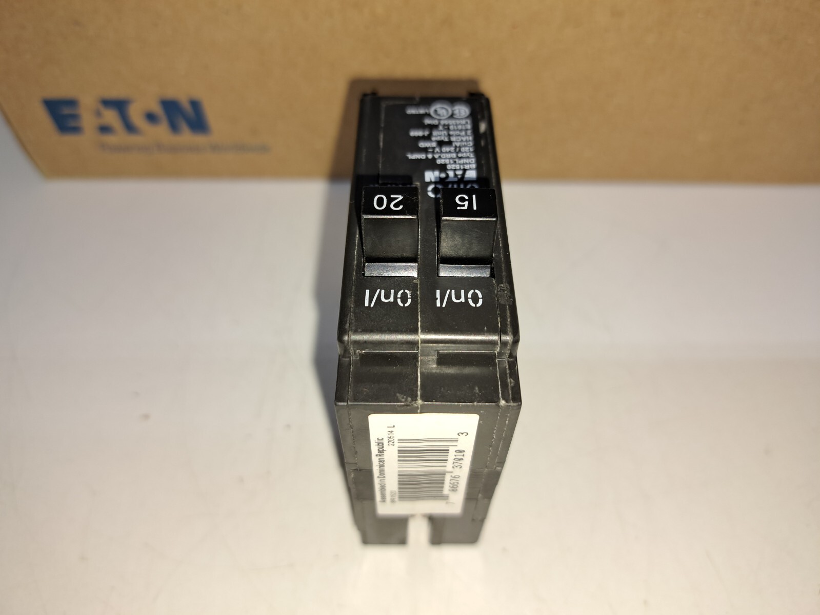 Eaton BR1520 1 Pole 15/20A 120/240V Tandem Circuit Breaker NEW