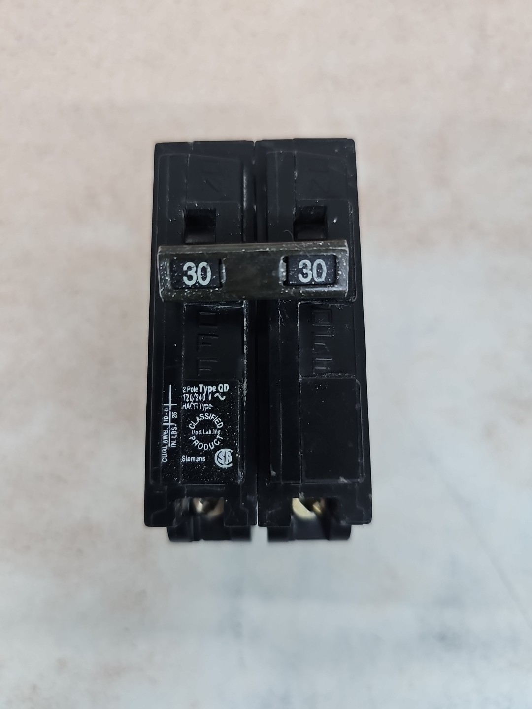 SIEMENS D230 2Pole 30 Amp 120/240VAC TYPE QD Circuit Breaker