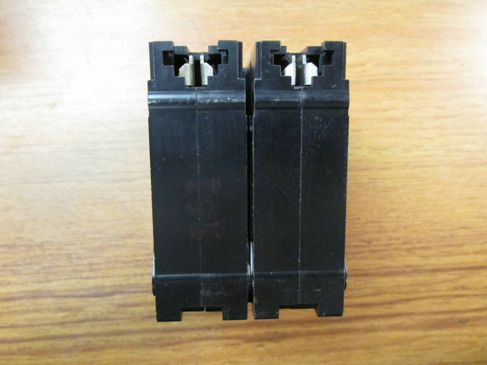 SYLVANIA CIRCUIT BREAKER TYPE C 2 POLE, 30 AMP, CAT# C230 … YI-405