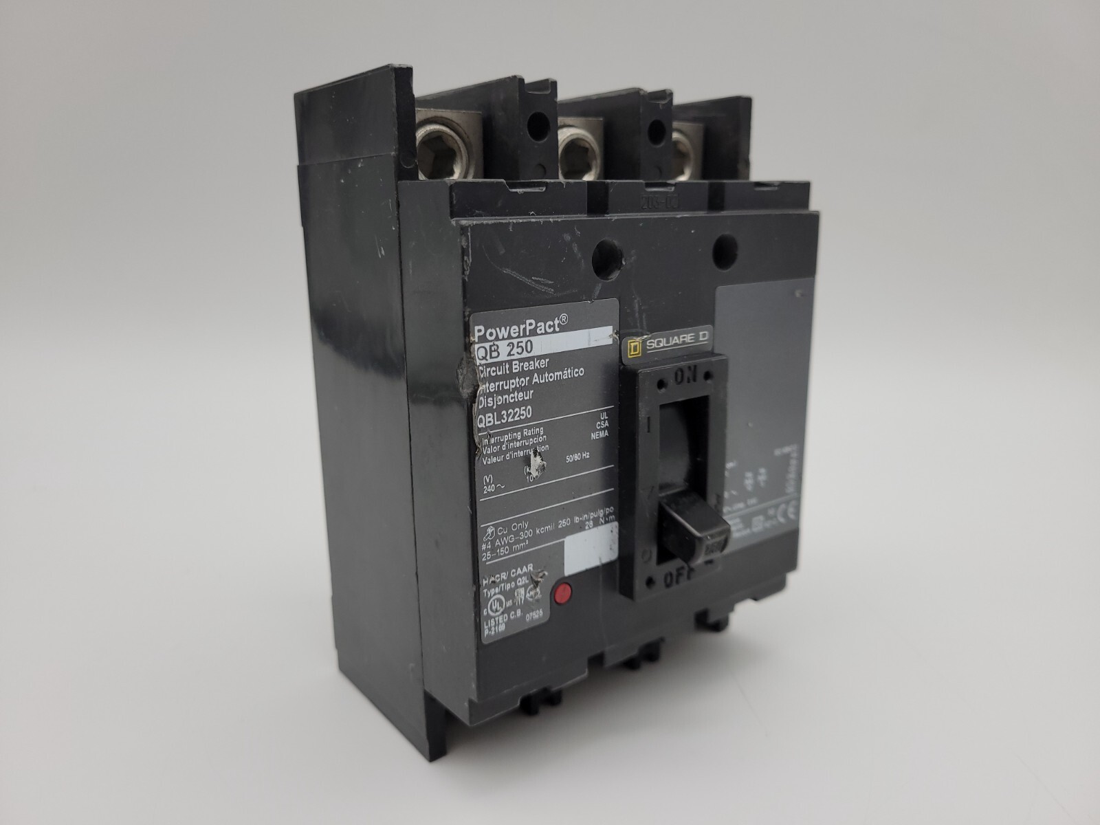 Square D QBL32250 PowerPact Feed-Thru Circuit Breaker 250A 240VAC 3P 3PH QB250
