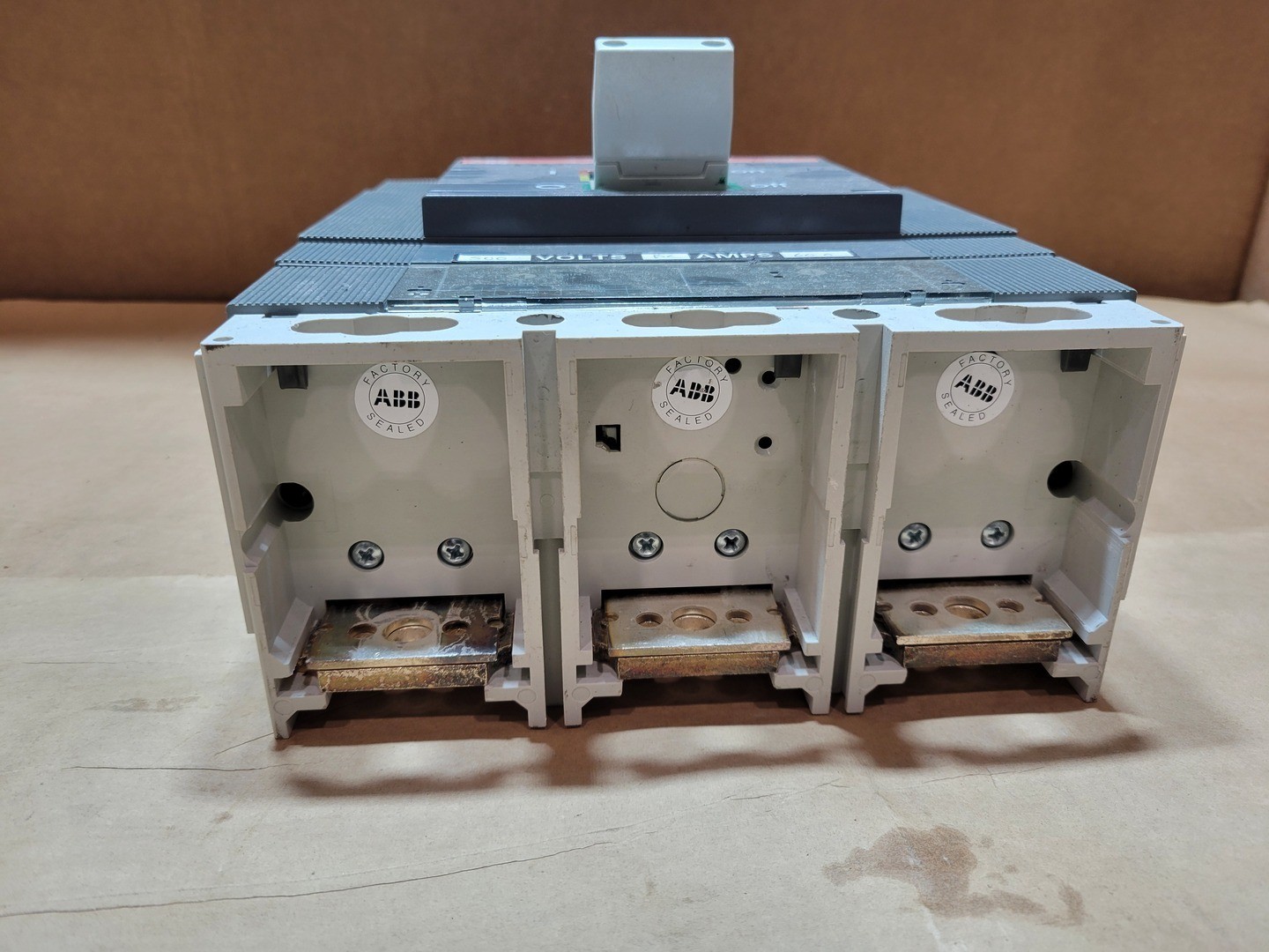 ABB S6N 600 Amp, 3 Pole, 500 Volts DC Circuit Breaker SACE – Electrical