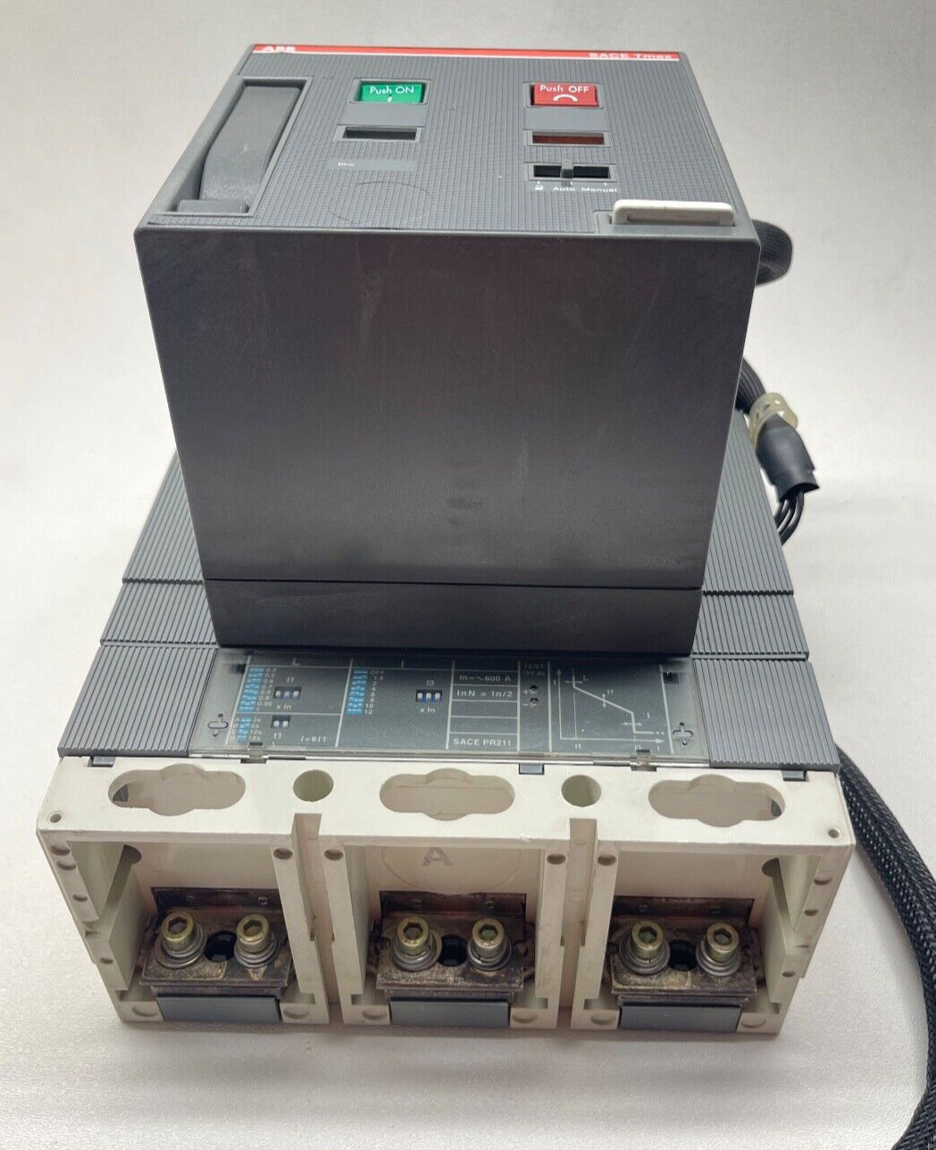 ABB SACE S6N 3P 600A S6N600BW ISOMAX TMAX +ABB KT6M4 MTR OPR T6 110-125VAC/DC