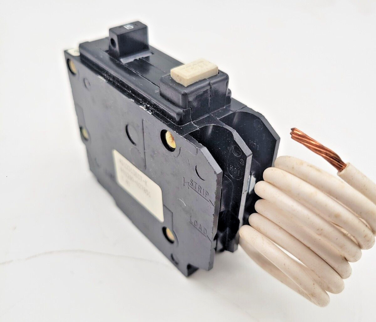 Cutler Hammer QPGF1015 Breaker 15 Amp 1 Pole Ground Fault Shunt Trip Plug in On