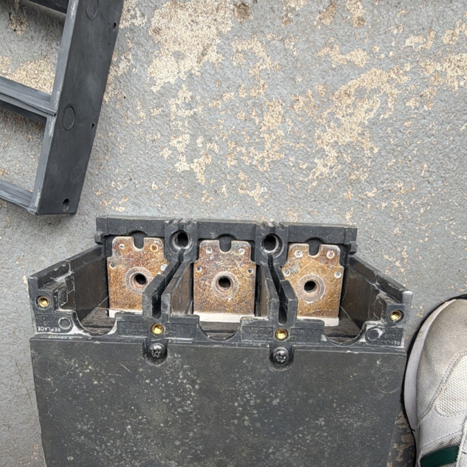 GE Spectra RMS 3-Pole Circuit Breaker 1200A Max 600VAC SKLA36AT1200