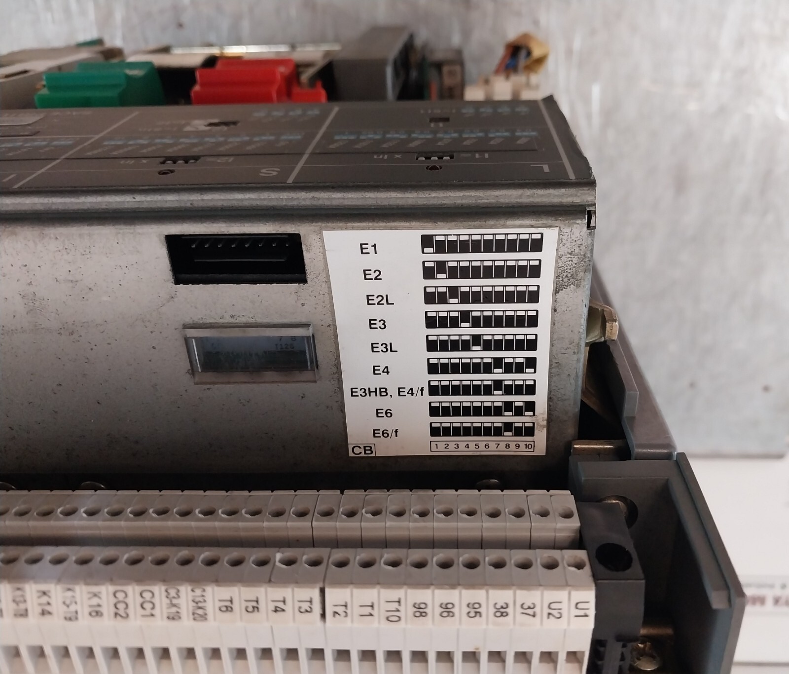 ABB SACE E2N 12 Circuit Breaker 690V 55KA X 1S 110-120V 50-60HZ 1250A