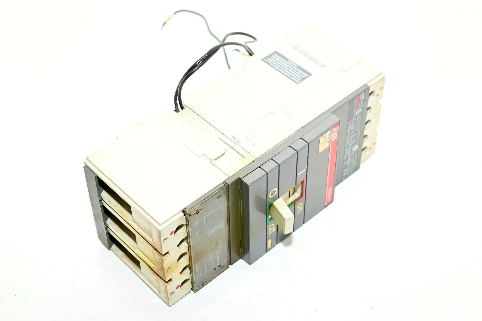 ABB SACE S4H Breaker w/ PR211 250A Trip Unit – AM82000911 – 10A 380V Aux Contact