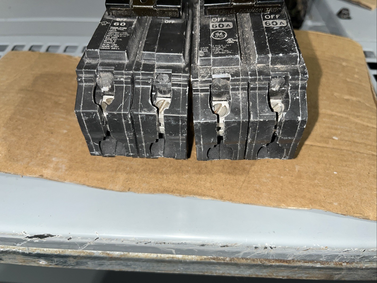GE General Electric THQL2160 60-Amp 2-Pole 120/240VAC Breaker Lot Of 2 (A)