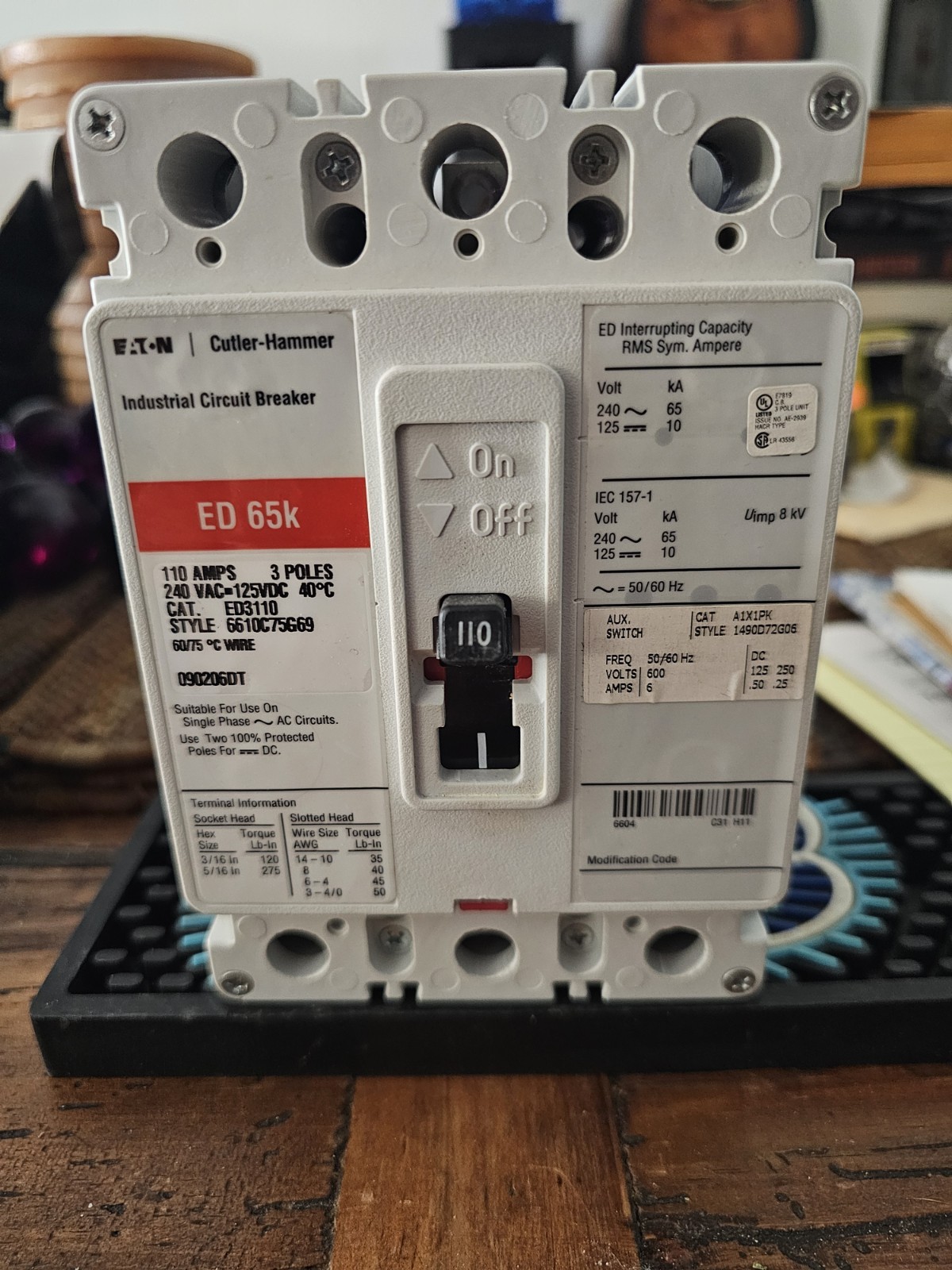 Eaton Cutler Hammer ED65k ED3110 3 Pole 110 Amp 240VACCircuit Breaker 3P 125VDC