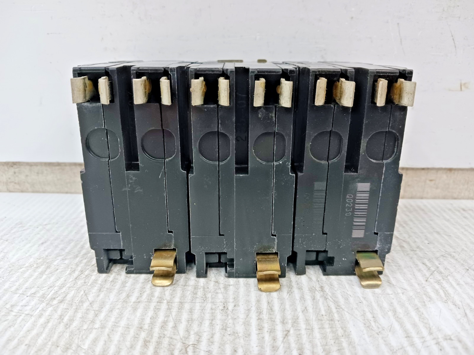Lot Of 3) Square D 30 Amp Plug-In/On Circuit Breaker 2 Pole 120/240 VAC QO230