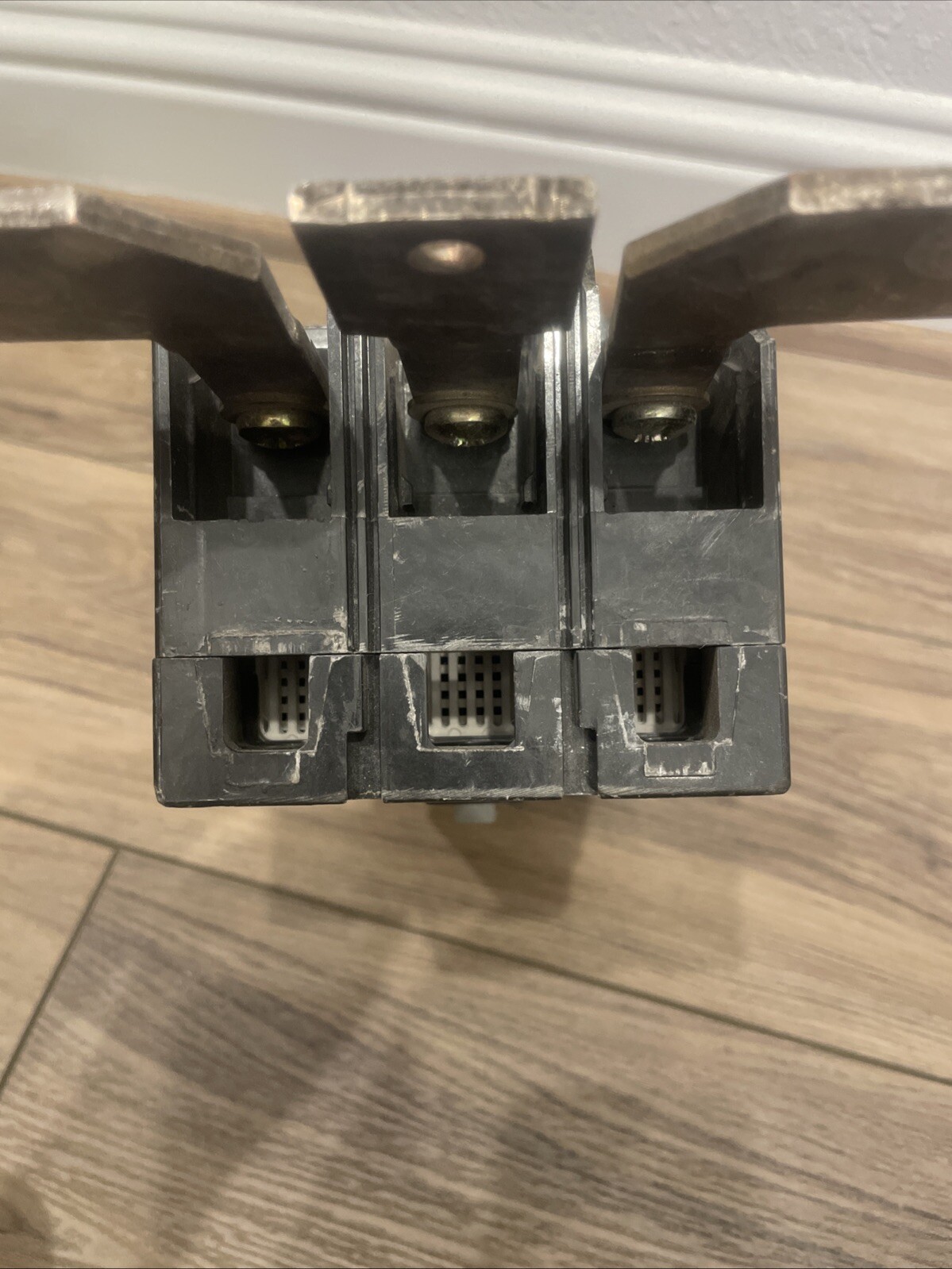 GE SPECTRA RMS 250 AMP CIRCUIT BREAKER 600V 3P SFLA36AT0250 W/ 225A TRIP