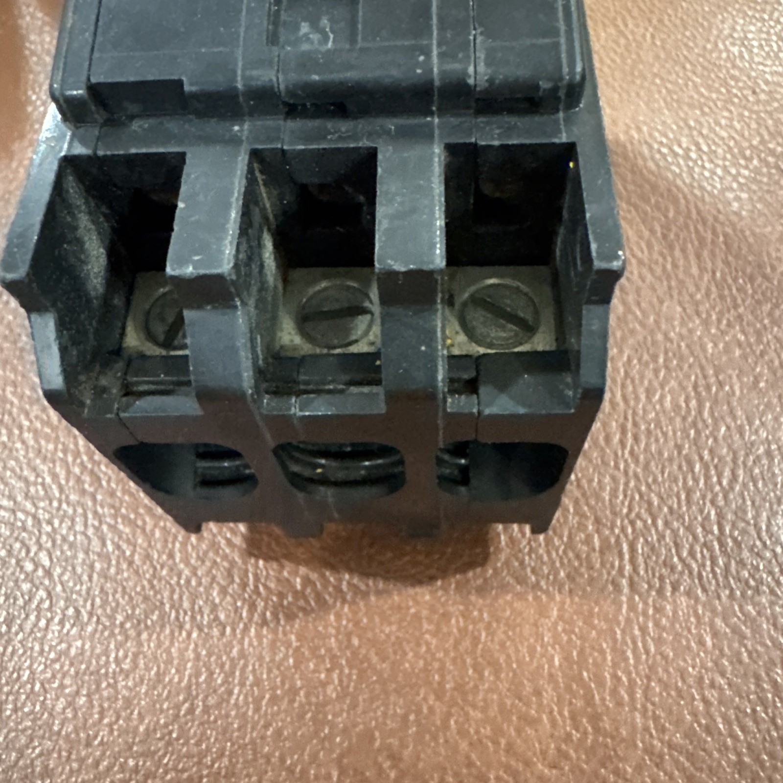 SQUARE D QOB360VH 3P 60A 240V 22K bolt on circuit breaker 3 Pole 60 Amps