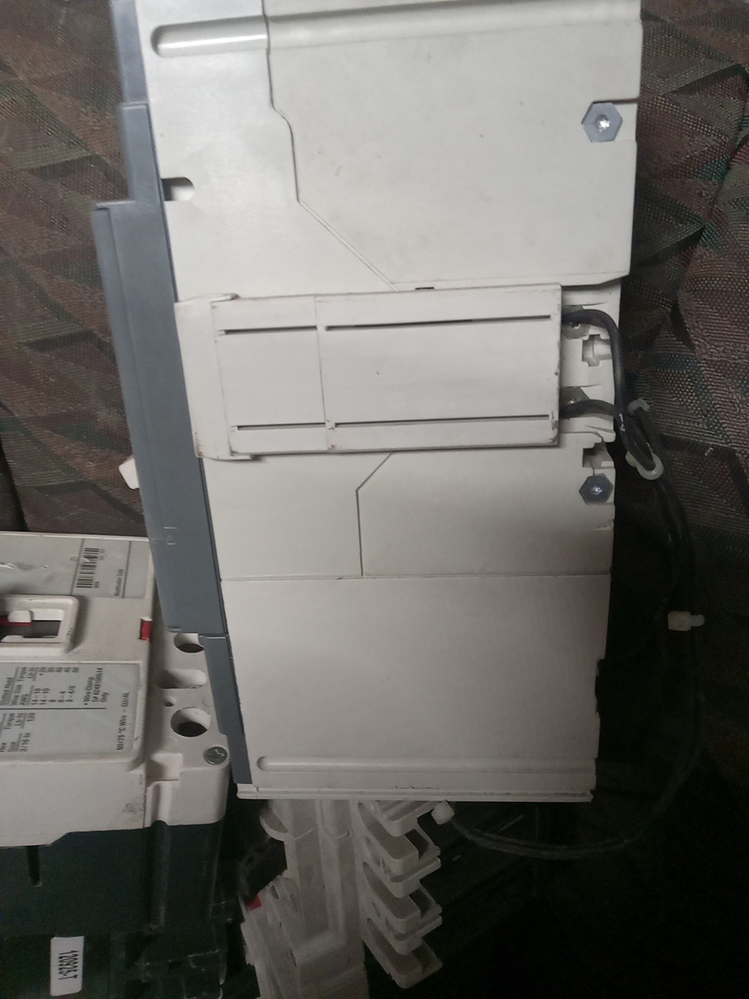 ABB SACE TMAX T4N 250 3 POLE CIRCUIT BREAKER 600V 30Amp Trip Unit & Test Report