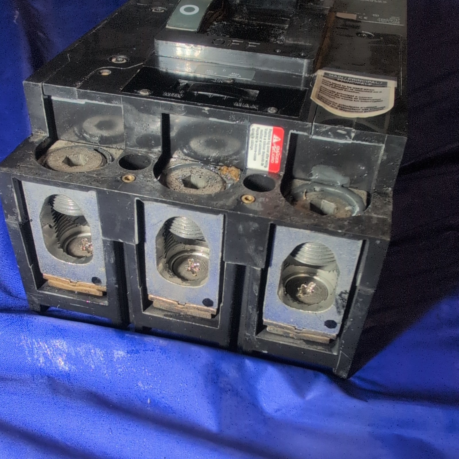 Square D LAP36300MB Circuit Breaker 300A 3-Pole AC 600V Trip Indicator