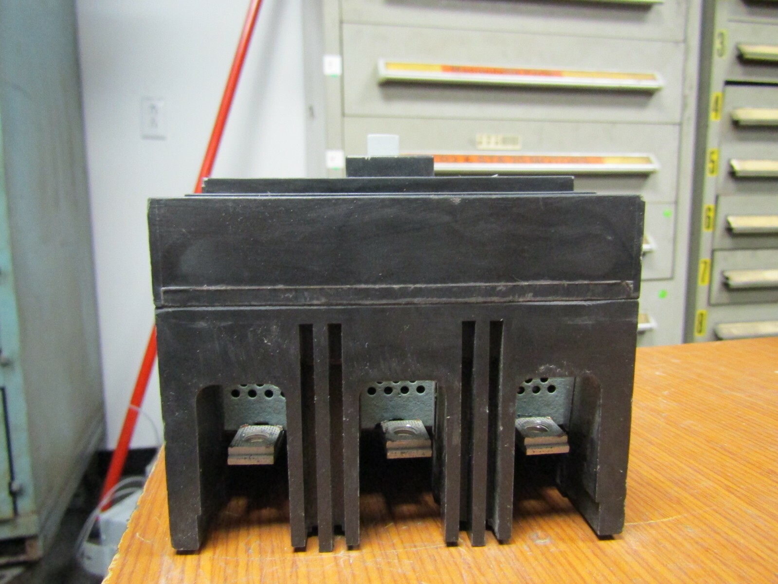 😏 GE 45 AMP CIRCUIT BREAKER 600 VAC 3 POLE THED136045