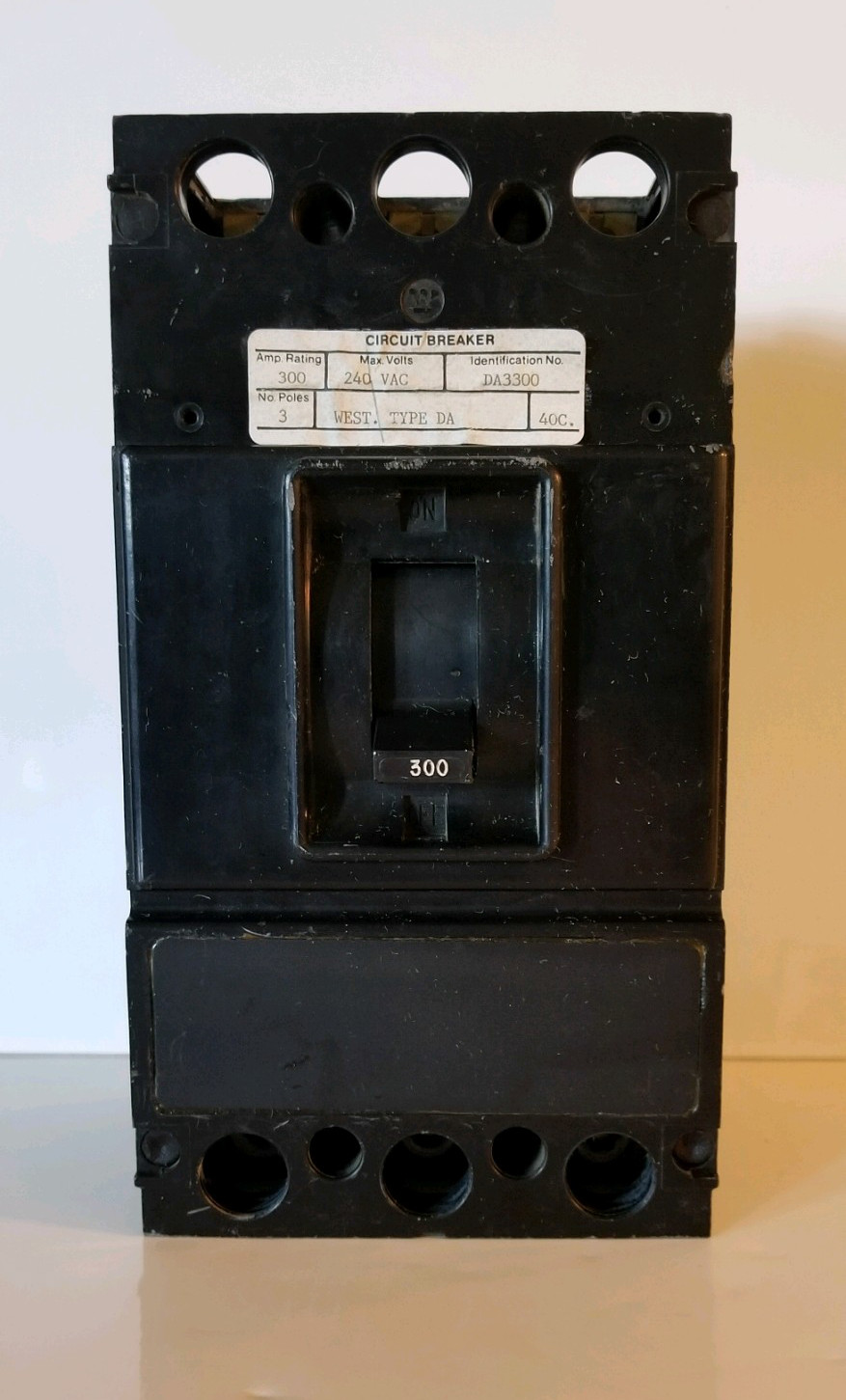 Westinghouse #DA3300 Circuit Breaker 300 Amps 3-Pole 240 Vac