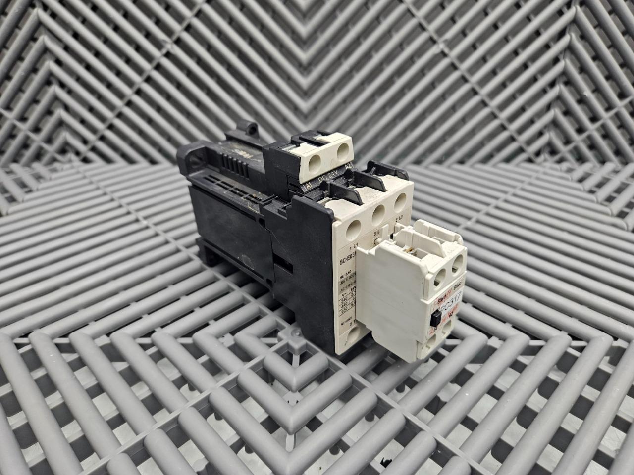 Fuji Electric SC-E03/G Electromechanical Relay Contactor 20A w/ SZ-A11/T Contact
