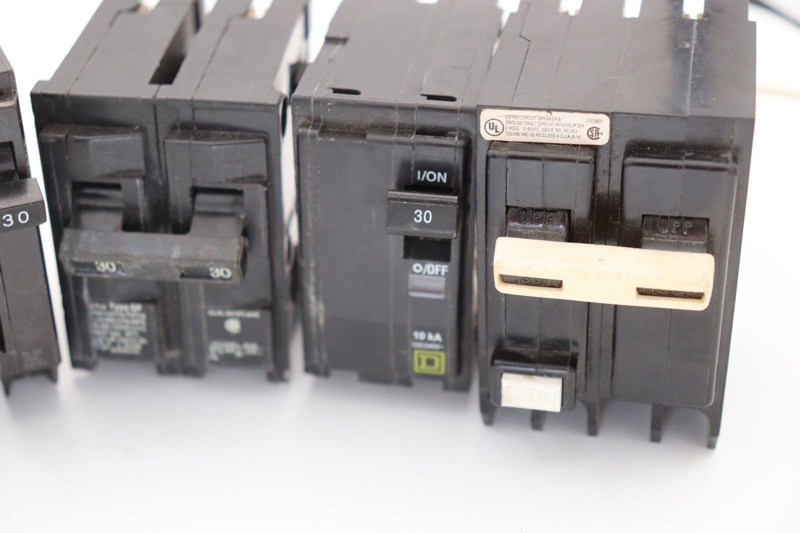 Assorted lot of 8- 15 Amp 1 and 2 Pole Circuit Breakers *See Description*