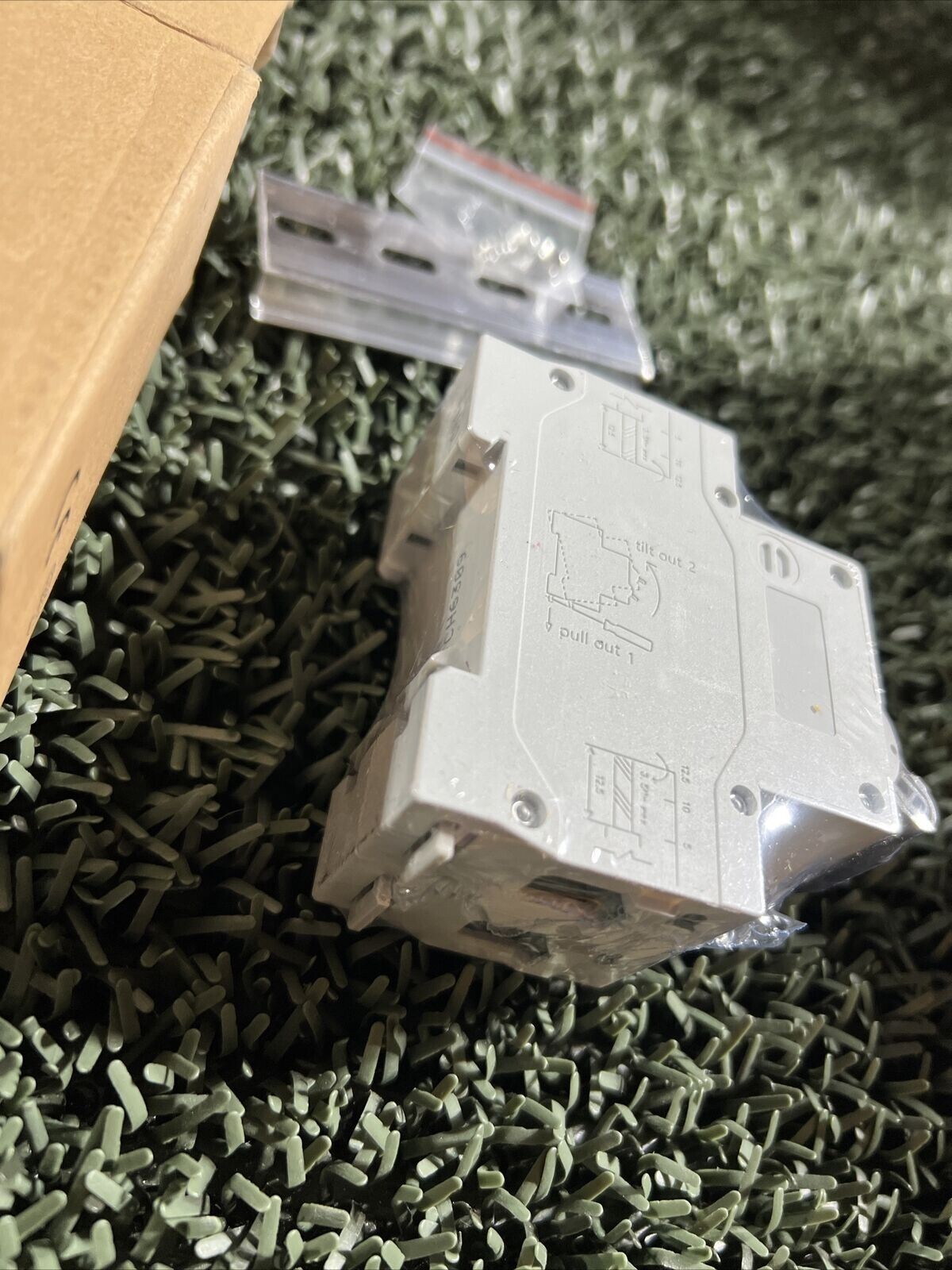 Chtaixi Circuit Breaker – DZ47N-63 C63 120/240v 50/60hz 2 Pole – Sealed (85)