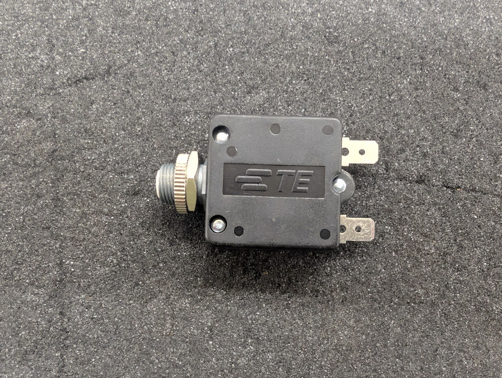 New, TE Connectivity, W58-XB1A4A-6, CIR BRKR THRM 6A 250VAC 50VDC, Lot of 2