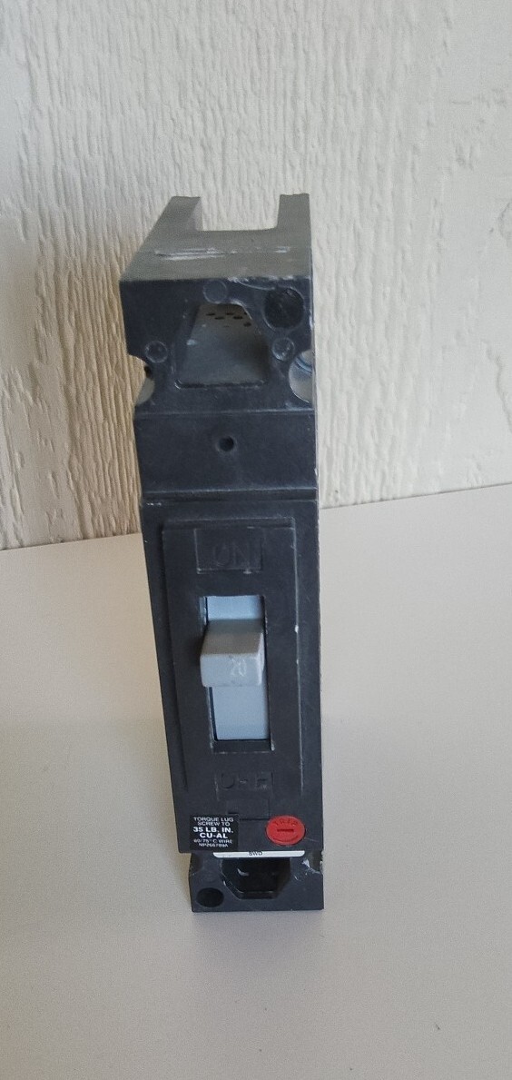 GE TED 113020WL Circuit Breaker – Black