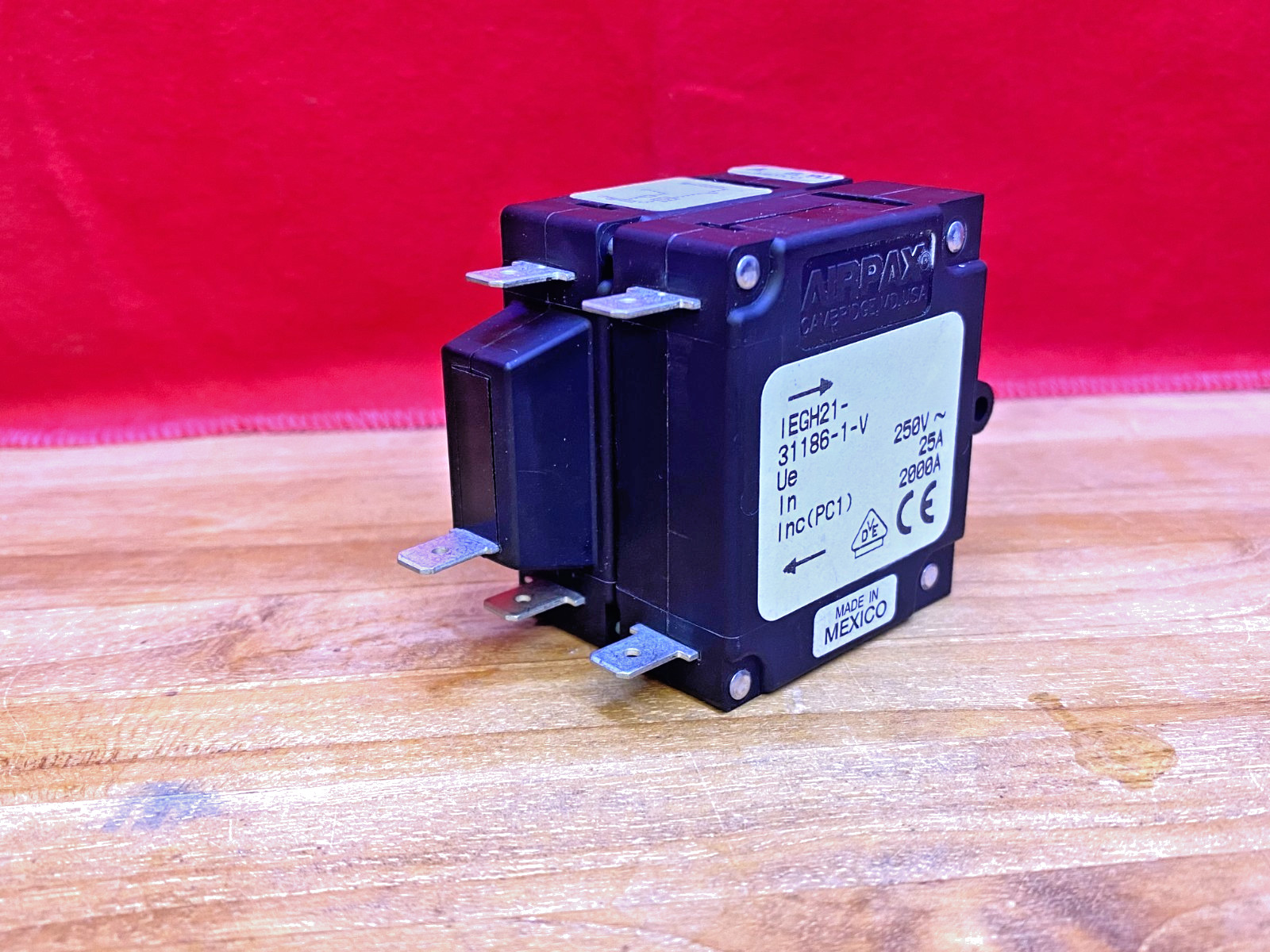 AIRPAX IEGH21-31186-1-V CIRCUIT BREAKER 25A
