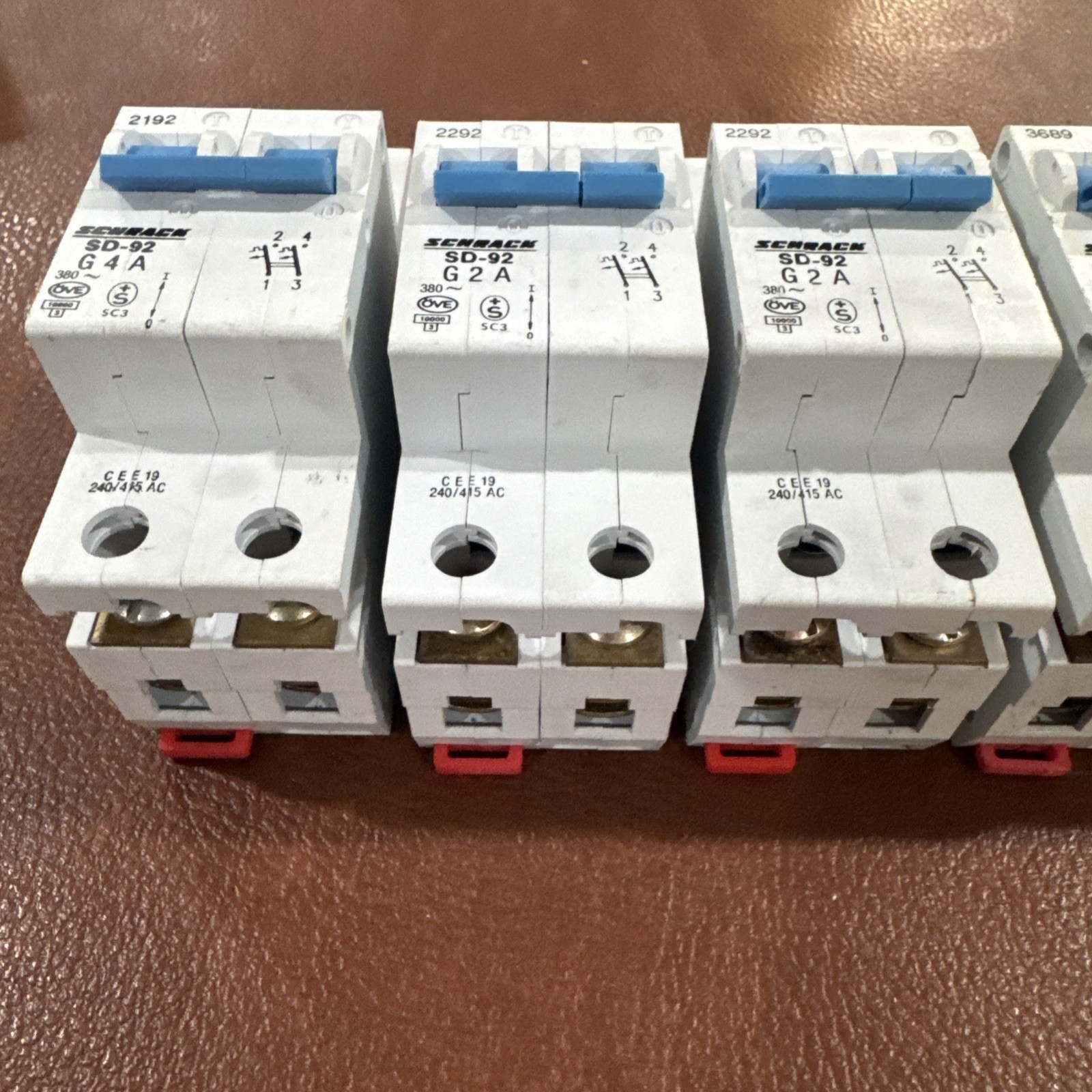 Lot of 6 Schrack SD-92 G2A G10A Circuit Breaker 2 Pole 2A 10A